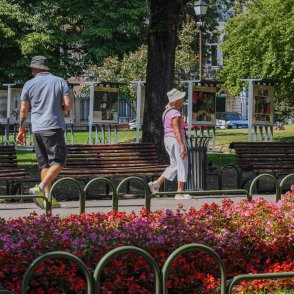 До 36 градуса днес, но с бури и градушки на запад