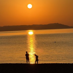 Днес гръмотевични бури и градушки, но слънце край морето