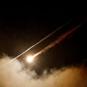 Защо иранските ракети Fakour 90 с ултраголям обсег не обстрелват израелски изтребители?