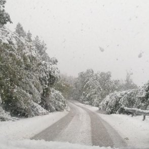 Meteo Balkans предупреждава: Очаква се обилен сняг за Коледа, шофирайте внимателно