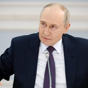 Рейгън срина СССР, сега САЩ насочват удар към ядрената империя на Кремъл