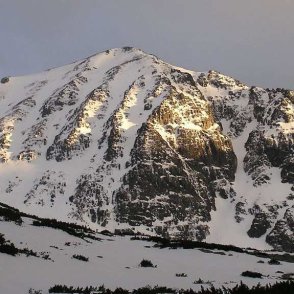 В планините тихо и слънчево, но студено и опасно