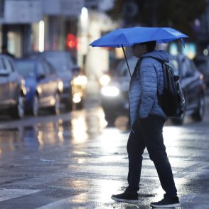 Времето утре: Облачно, с краткотрайни валежи