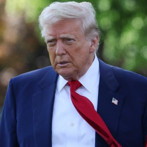 Европа я чакат тежки времена, тя ли е новият враг на САЩ?