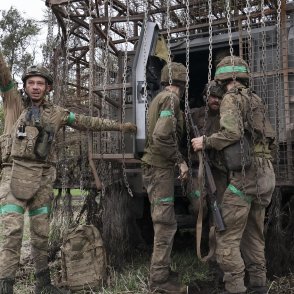 Подземната битка, която се разиграва дълбоко в украинските тръбопроводи от съветската епоха