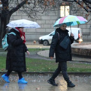 Днес ще е по-студено, на север дъжд, в планините сняг