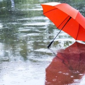 Днес ще е ветровито, на места слаб дъжд 