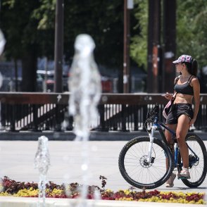 Утре слънчево, на места в планините ще вали и гърми