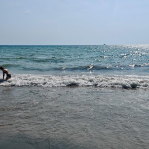 Валежите от запад спират, в сряда ни чака слънчево и топло време