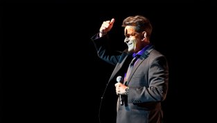 Чарли Шийн се почувствал предаден, когато Том Круз му измъкнал главна роля под носа