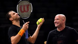 Андре Агаси и Григор Димитров позират голи до кръста