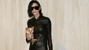 Деми Мур грабна с нова прическа - най-късата ѝ от години