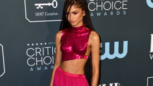 Зендая прави боба на русалка хит