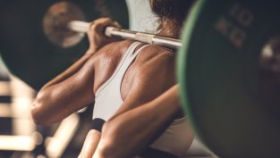 3 причини жените да вдигат тежести
