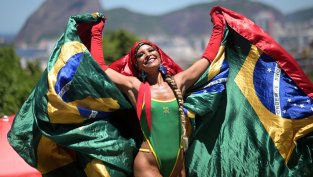 Горещо: Карнавалът в Рио де Жанейро започна (СНИМКИ)