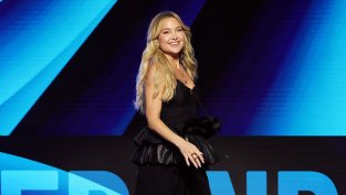 Кейт Хъдсън е горда със сина си и неговите академични постижения