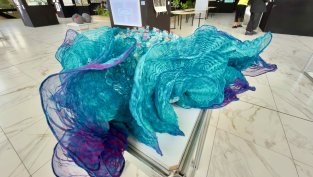 В кадър: Хартиеното изкуство превзема НДК