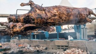 700 готвачи въртят черпаци на най-големия барбекю фест в Европа