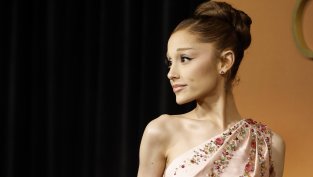 Девет дни затвор за мъжа, който "награби" Ариана на червения килим