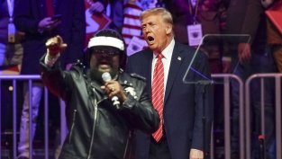 Почина Виктор Уилис, вокалистът на любимата група на Тръмп - Village People