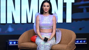 Разследват Кейти Пери по обвинения в сексуално посегателство