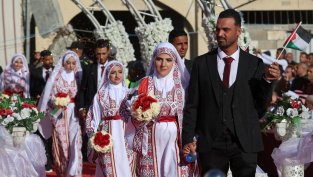 54 двойки се ожениха на масова сватба в ивицата Газа