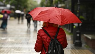 Бури, градушки, много дъжд - жълт код днес за половин България