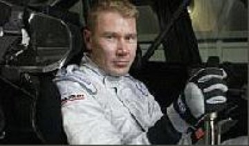 Седем пилота от пет националности ще карат AMG-Mercedes през 2005 г.