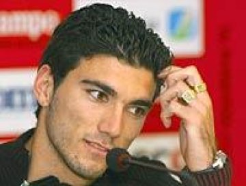 Рейес: “Щастлив съм в Арсенал”