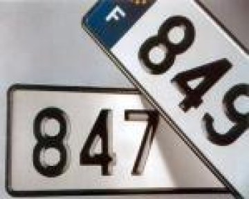 Китаец си купи регистрационен номер за 910 хил. долара
