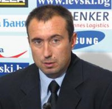Станимир Стоилов определи групата за мача със Славия