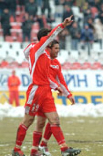 ЦСКА победи с 1:0 в дебюта на Йешич, възвръща лидерството си