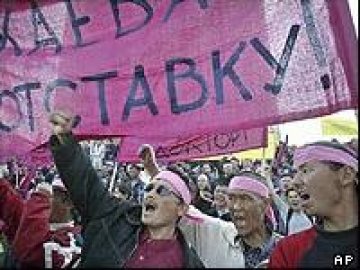 Наша журналистка е ранена при сблъсъците в Бишкек