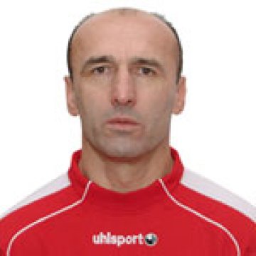 Йешич взе 18 футболисти за мача с Берое