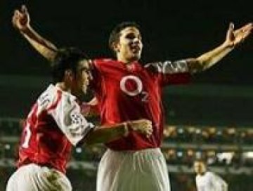 Арсенал затвърди втората си позиция след 2:0 над У.Б.А.