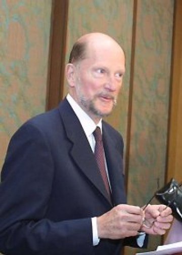 Проверяват кандидат-депутати на НДСВ за чисто минало