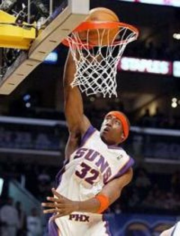 Студамайър върна мечтите на Финикс