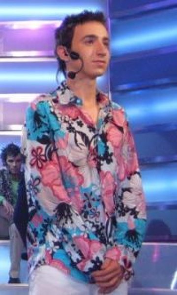 Жоржи се напи с уиски от Мариела, закача се с жените и Деян