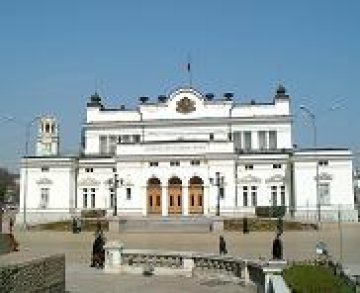 Продължават разговорите между Коалиция за България, НДСВ и ДПС