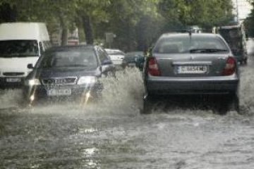 Невъзможно е движението от и за София по магистрала Хемус