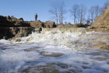 Язовир "Александър Стамболийски" прелива, очаква се висока вълна