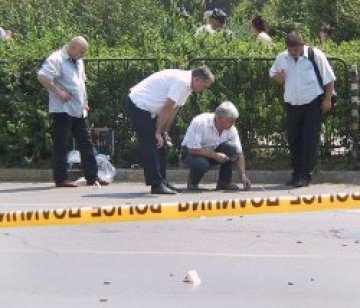 Министър Петков поиска материали за показните разстрели у нас
