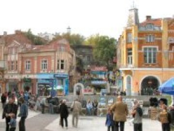 България отбелязва Съединението с тържества и молебени за здраве