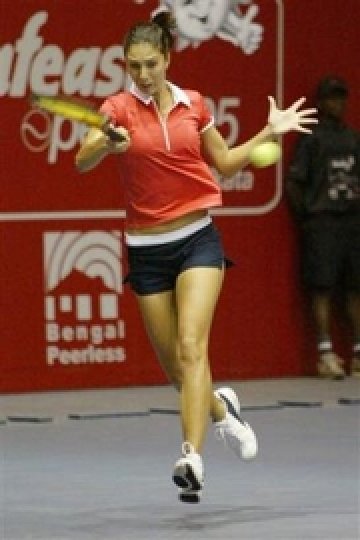 Каролине Спрем и Анастасия Мискина ще спорят за титлата в Индия