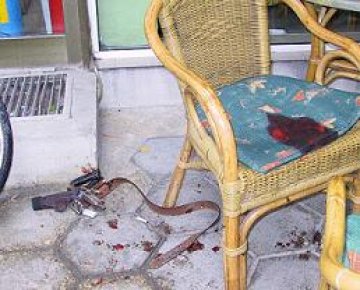 Бивш полицай се простреля в слабините във Варна