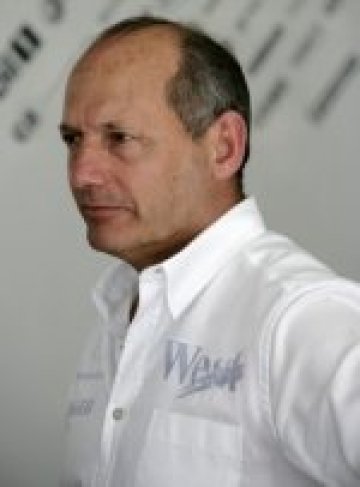 Рон Денис: И двамата ни пилоти са по-добри от Алонсо