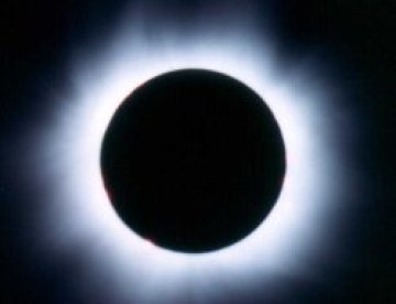 Частично слънчево затъмнение хвърля сянка върху Европа днес