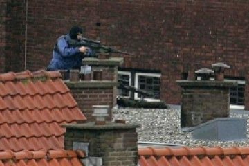Холандските полицаи арестуваха седем души в антитерористична акция