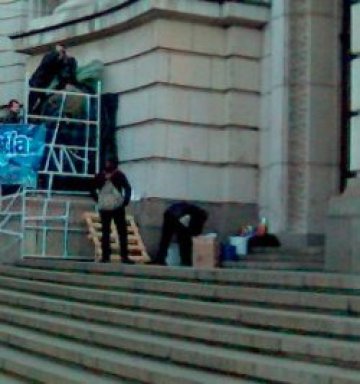 Освежиха двамата братя пред Ректората