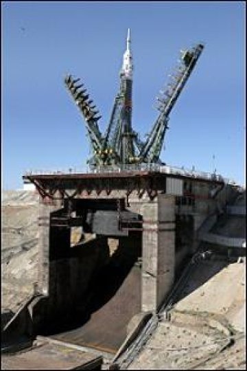Полетът на следващия космически турист предвиден за 2006